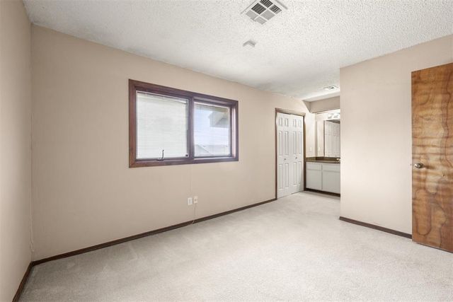 10033 Hefner Village Terrace, Oklahoma City, OK 73162