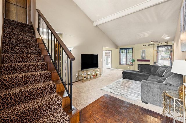 10033 Hefner Village Terrace, Oklahoma City, OK 73162