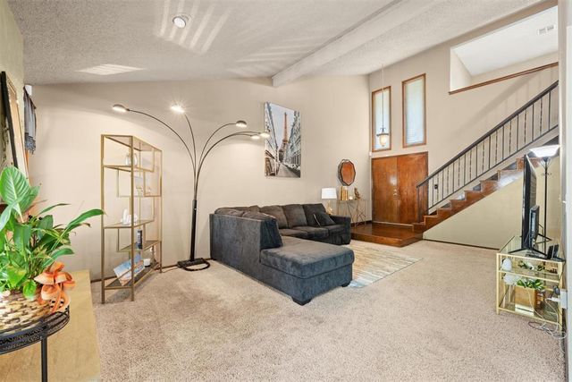 10033 Hefner Village Terrace, Oklahoma City, OK 73162