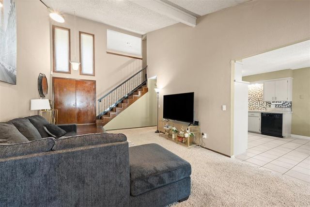 10033 Hefner Village Terrace, Oklahoma City, OK 73162