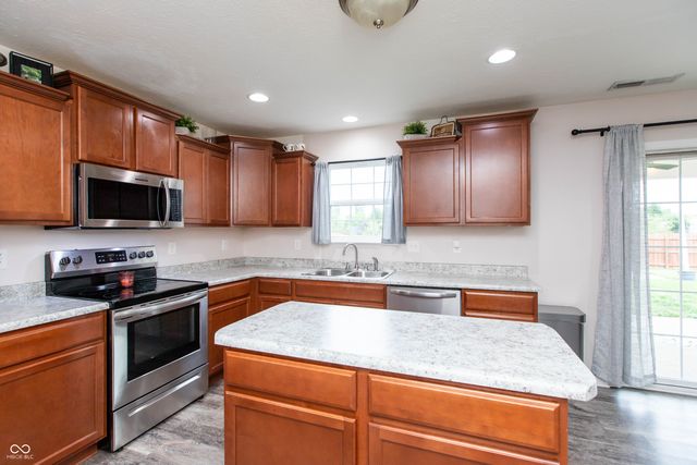 7422 Frolic Drive, Brownsburg, IN 46112
