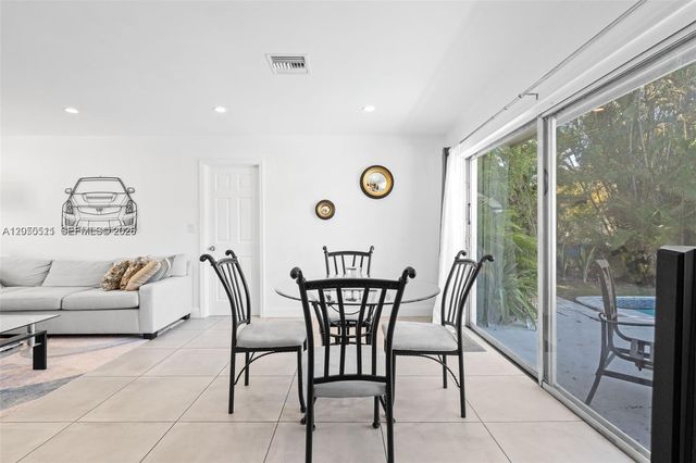 3035 Hayes St, Hollywood, FL 33021