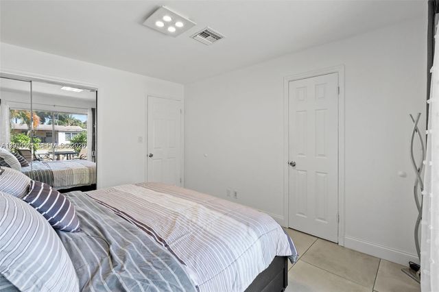3035 Hayes St, Hollywood, FL 33021