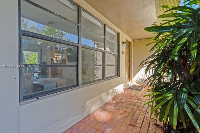 3035 Hayes St, Hollywood, FL 33021