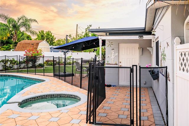 898 CORVETTE DRIVE, Largo, FL 33771
