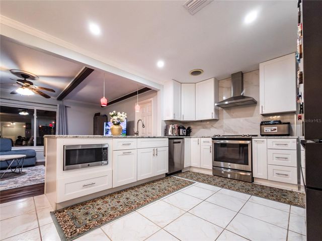 898 CORVETTE DRIVE, Largo, FL 33771