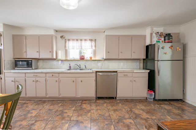 11 Souhegan Street, Milford, NH 03055