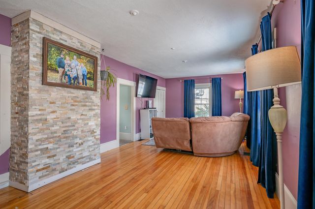 11 Souhegan Street, Milford, NH 03055