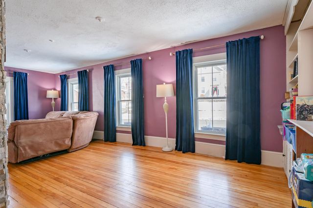 11 Souhegan Street, Milford, NH 03055