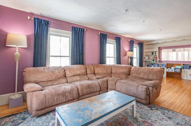 11 Souhegan Street, Milford, NH 03055