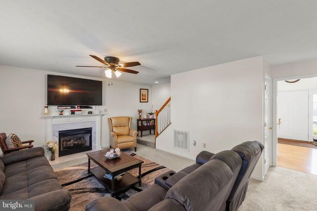 103 CORRAL DR, Stephens City, VA 22655
