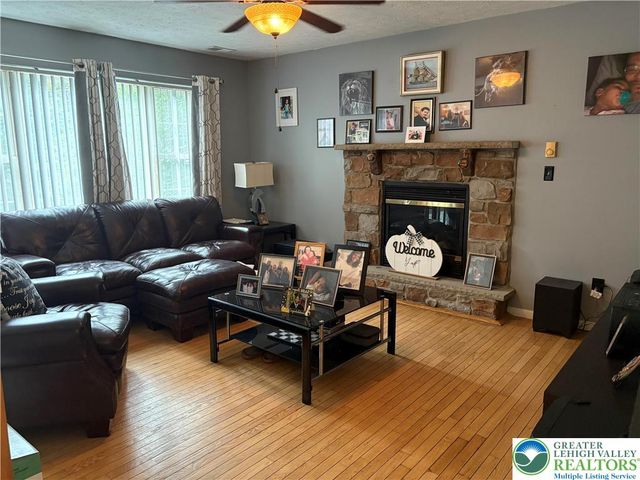 412 Scotch Pine Drive, Coolbaugh Twp, PA 18346