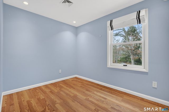 258 Nut Plains Road, Guilford, CT 06437