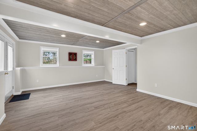 258 Nut Plains Road, Guilford, CT 06437