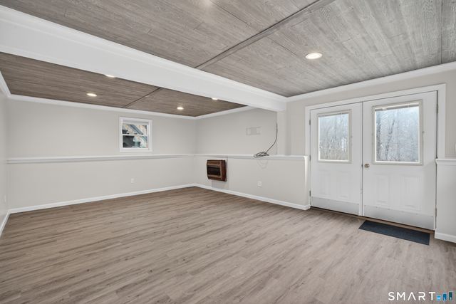 258 Nut Plains Road, Guilford, CT 06437