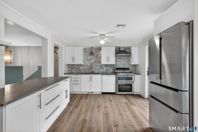 258 Nut Plains Road, Guilford, CT 06437