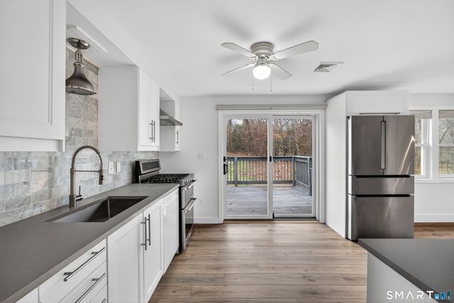 258 Nut Plains Road, Guilford, CT 06437