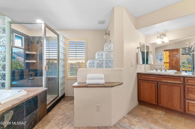 12107 N Sliding Rock Place, Oro Valley, AZ 85755