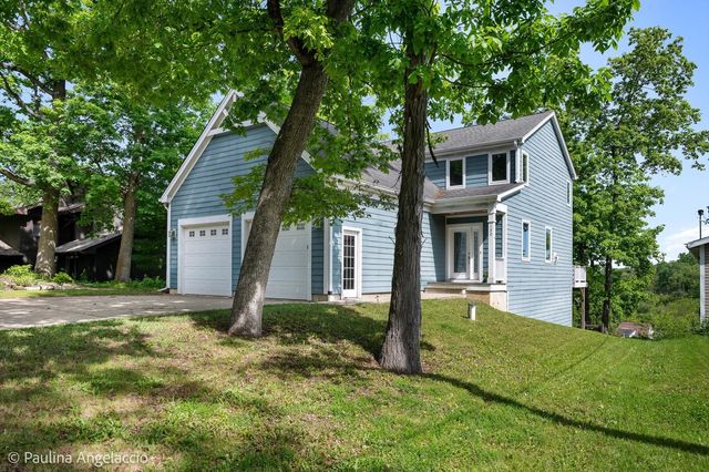 132 Longwood Drive, Ingleside, IL 60041