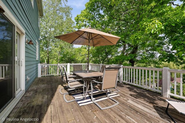 132 Longwood Drive, Ingleside, IL 60041