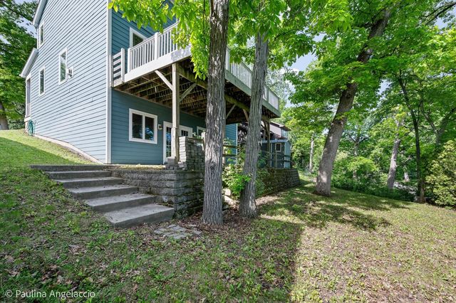 132 Longwood Drive, Ingleside, IL 60041