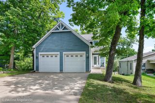 132 Longwood Drive, Ingleside, IL 60041