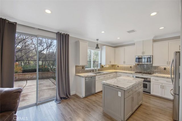 28534 Old Spanish Trail, Saugus, CA 91390