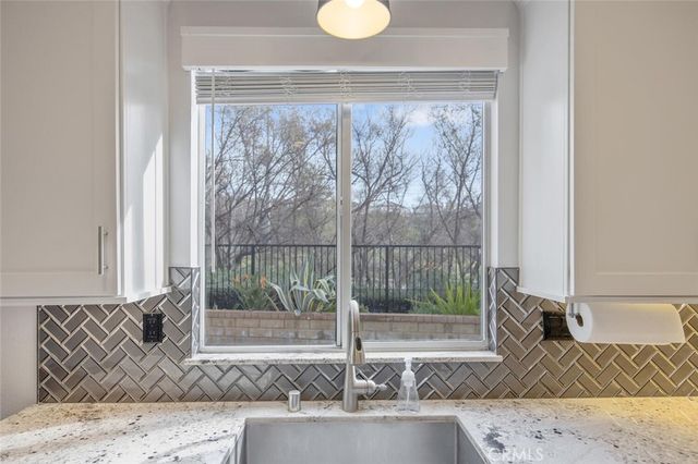 28534 Old Spanish Trail, Saugus, CA 91390