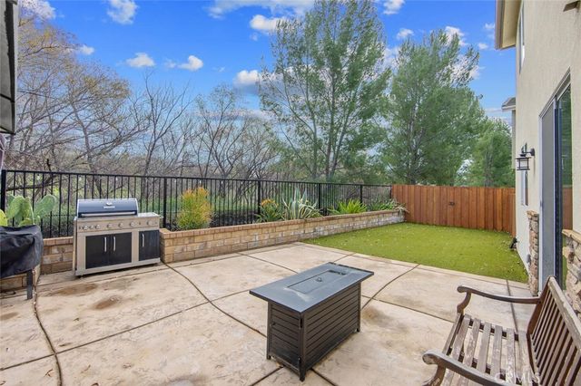 28534 Old Spanish Trail, Saugus, CA 91390