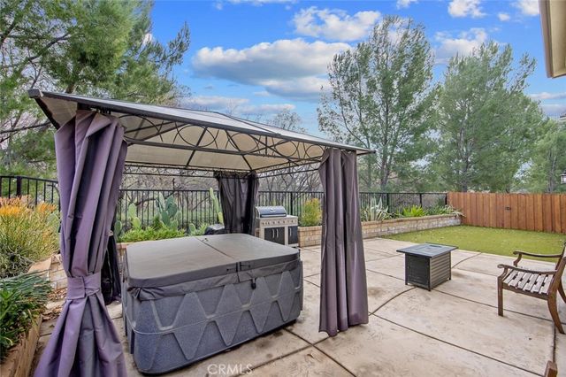 28534 Old Spanish Trail, Saugus, CA 91390