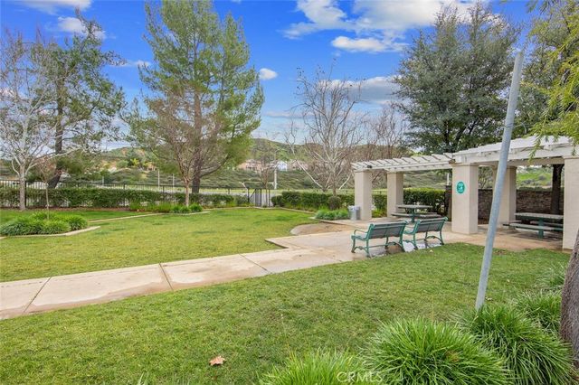 28534 Old Spanish Trail, Saugus, CA 91390