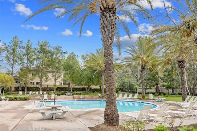 28534 Old Spanish Trail, Saugus, CA 91390