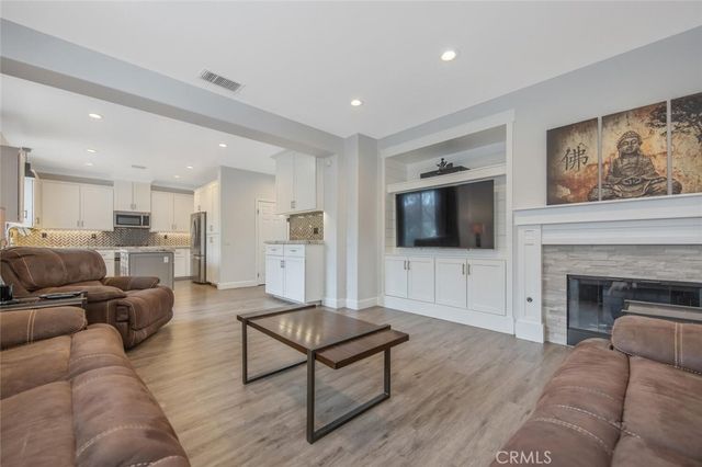 28534 Old Spanish Trail, Saugus, CA 91390