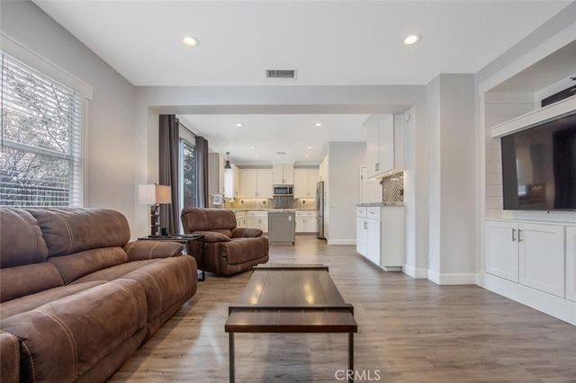 28534 Old Spanish Trail, Saugus, CA 91390