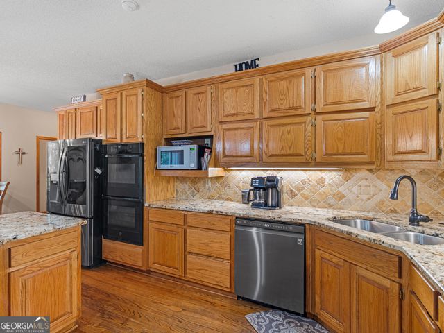 325 Country Side Drive, Mcdonough, GA 30252