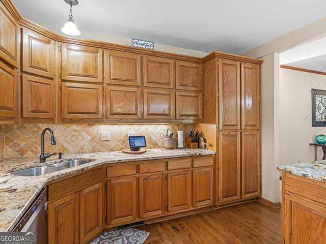 325 Country Side Drive, Mcdonough, GA 30252