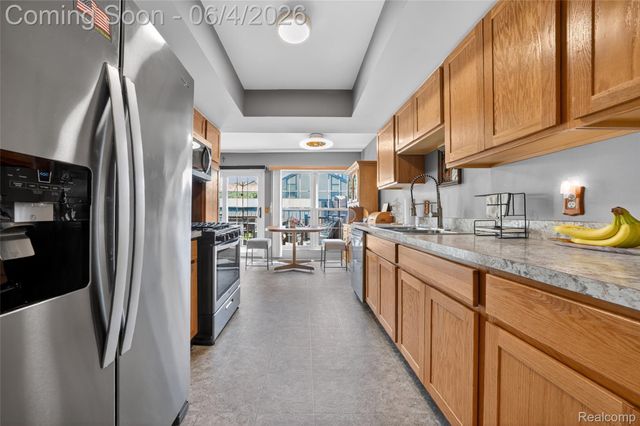 25155 Greenbrooke Drive, Southfield, MI 48033