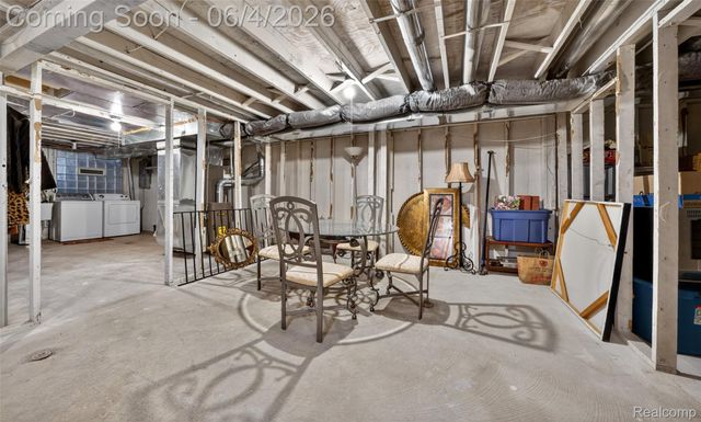 25155 Greenbrooke Drive, Southfield, MI 48033