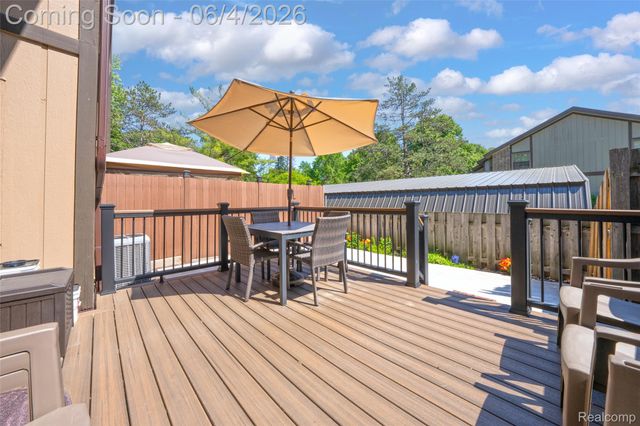 25155 Greenbrooke Drive, Southfield, MI 48033
