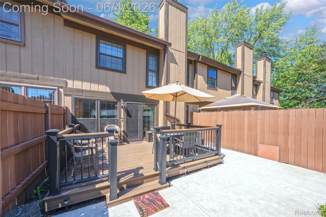 25155 Greenbrooke Drive, Southfield, MI 48033