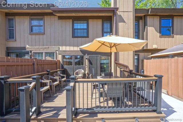 25155 Greenbrooke Drive, Southfield, MI 48033