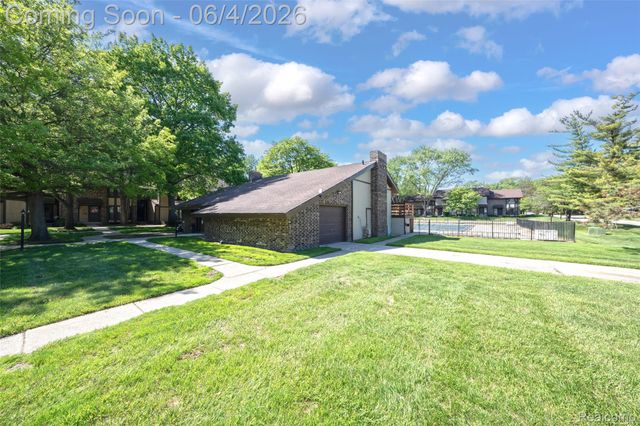 25155 Greenbrooke Drive, Southfield, MI 48033