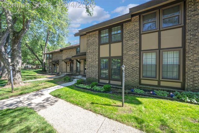 25155 Greenbrooke Drive, Southfield, MI 48033