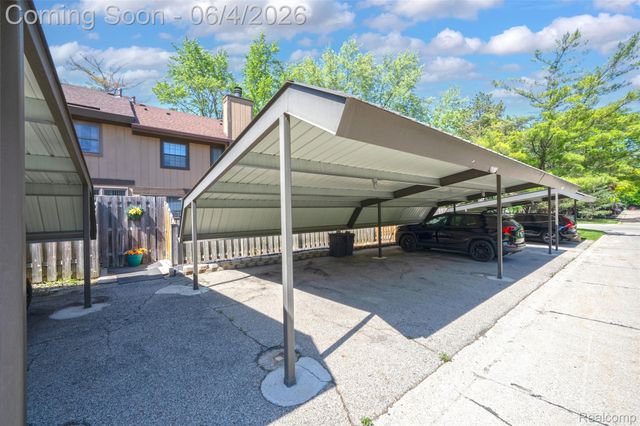 25155 Greenbrooke Drive, Southfield, MI 48033