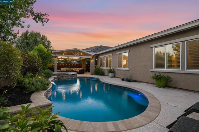 1945 Muirwood Loop, Brentwood, CA 94513