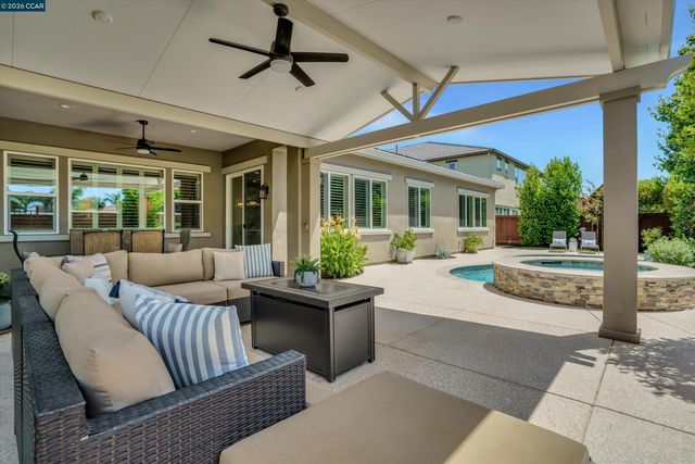 1945 Muirwood Loop, Brentwood, CA 94513