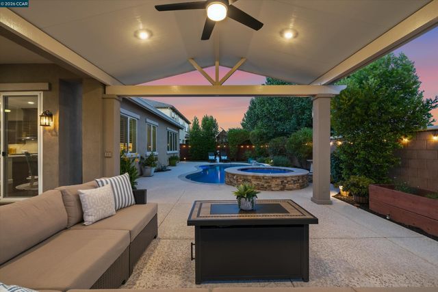 1945 Muirwood Loop, Brentwood, CA 94513