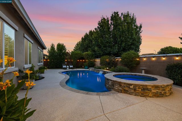 1945 Muirwood Loop, Brentwood, CA 94513