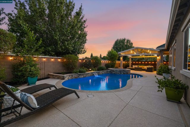 1945 Muirwood Loop, Brentwood, CA 94513