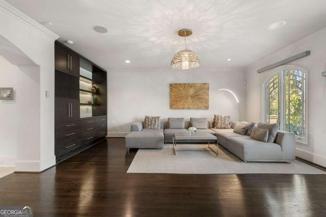 790 Glenairy Drive, Atlanta, GA 30328